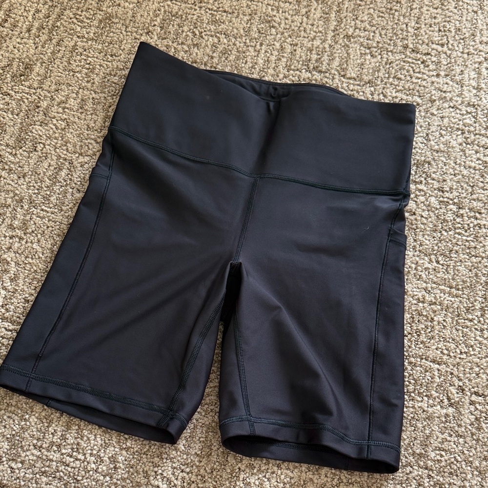 Athleta Interval Stash 7” Biker Short
